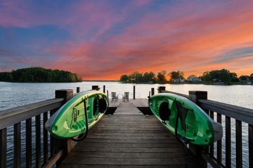 Private Dock Hot Tub Game Room Firepit Sunset Shores Resort The Homestead