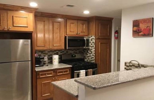 Private Duplex #4 Centrally Located/HOU/Pasadena