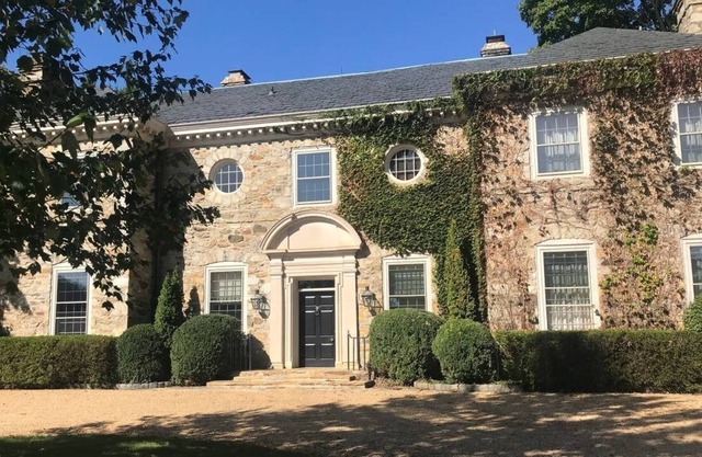 Private entrance Guest suite in Magnificent Manor: stunning views on 150 acres.