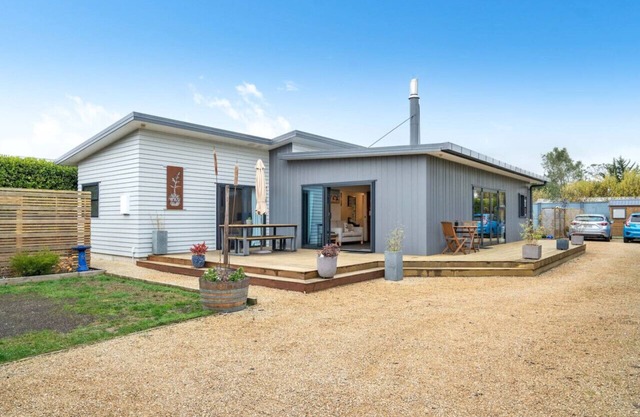 Private Escape, Martinborough