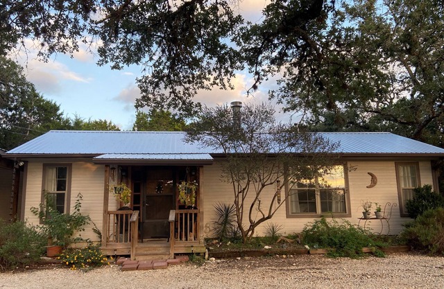 Private Guest House in the heart of Wimberley, Texas