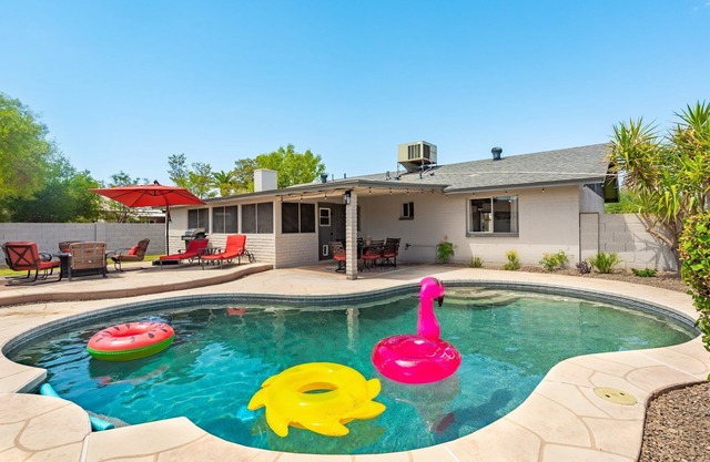 Private Heated Pool, Ping Pong and Billiards, Full Coffee Bar, near ASU