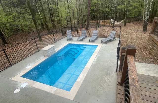 Private Heated Pool Creek Huge Deck Views