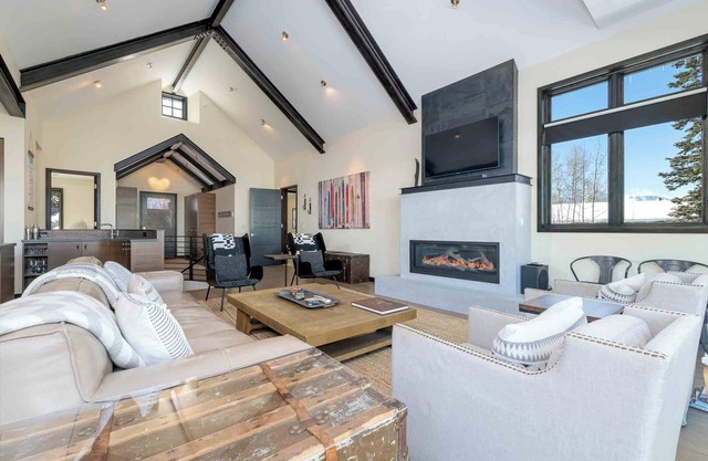Private Home in Ski Ranches by InvitedHome | Hot Tub, MV Ski Parking, Lounge