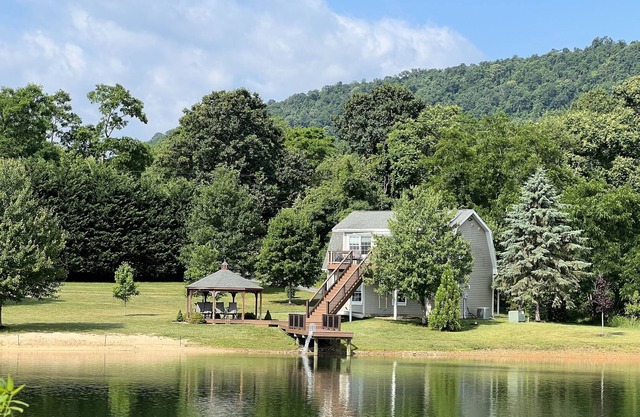 Private lake within 1.5 hours of DC and Baltimore!!!
