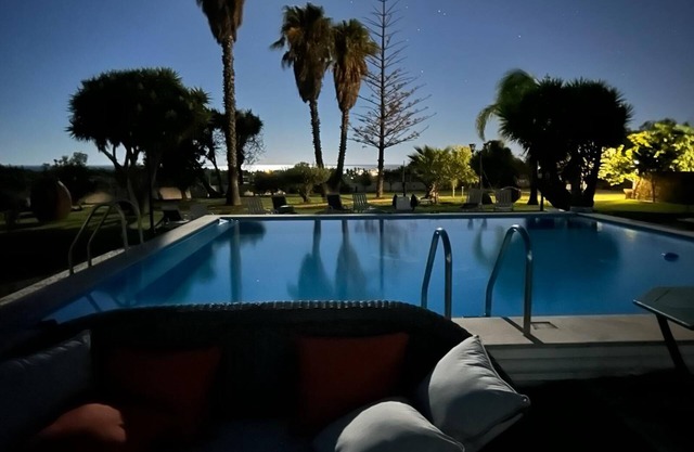 Private Pool, Jacuzzi, Beaches & Golf Courses