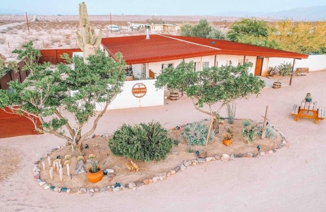 Private Pool, Hot Tub, Gym, Game Room & Views on 5-Acres! · Copper Moon