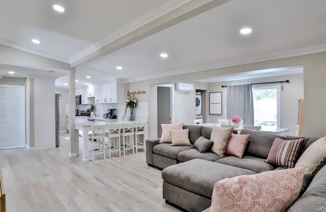 Private Pool & Hot Tub - Minutes from Disneyland - Comfort & Convenience