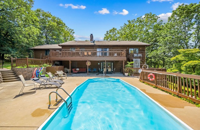 Private Pool, On its own 2 acres, FirePit, Pinball