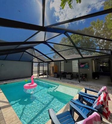 Private Pool with Main and Guest House and Sauna