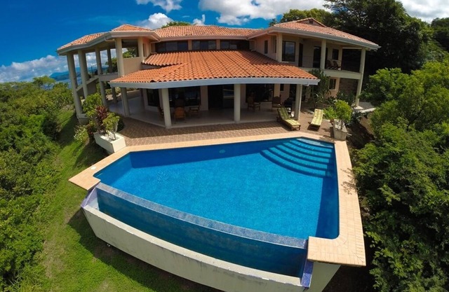 Private, Quiet, Wonderfully Priced Getaway Vacation Home - VIlla Quetzal