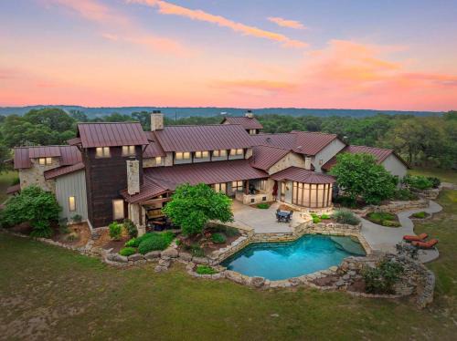 Private Ranch - Pool,Ping Pong,Yoga,Weddings,Games