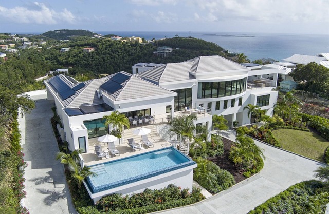 Private Resort Experience - Arcade - Gym - Pool