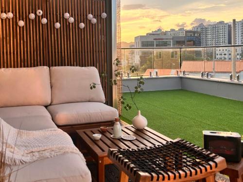Private Rooftop Stay