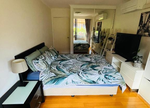 Private room in shared house in Pyrmont