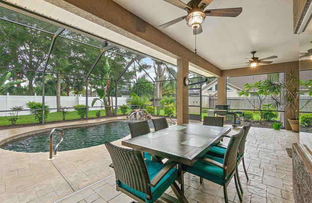 Private SF Pool Home - Nearby Golf Courses - Close to Beaches & Dining -Updated