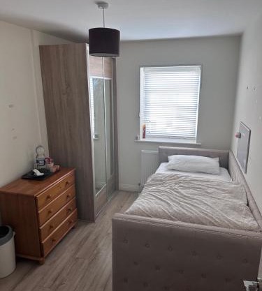 Private single bedroom in beautiful house