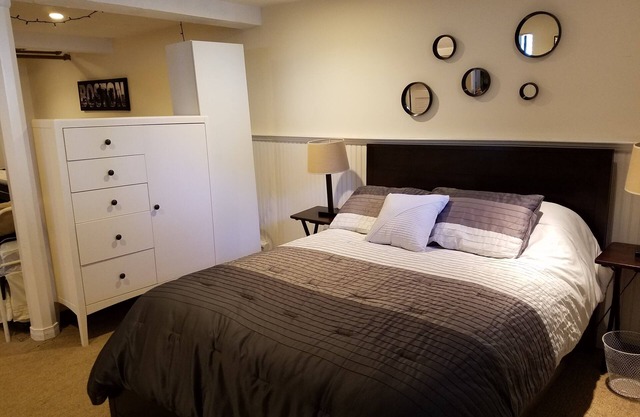 Private, Spacious Suite, Private Entrance, near Boston