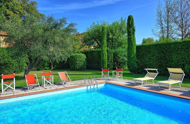 Private Villa with A/C, private pool, WIFI, TV, terrace, panoramic view, parking, close to Lucca