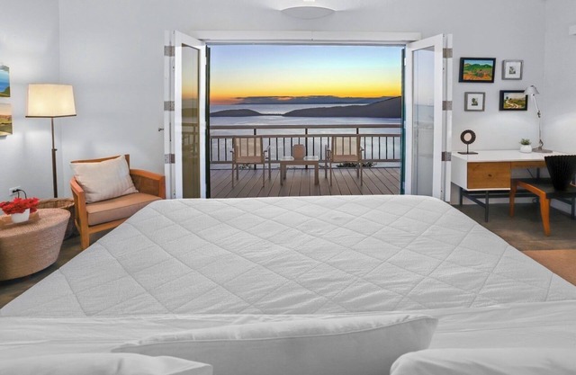 Private villa with balcony overlooking the most spectacular sunsets in Culebra