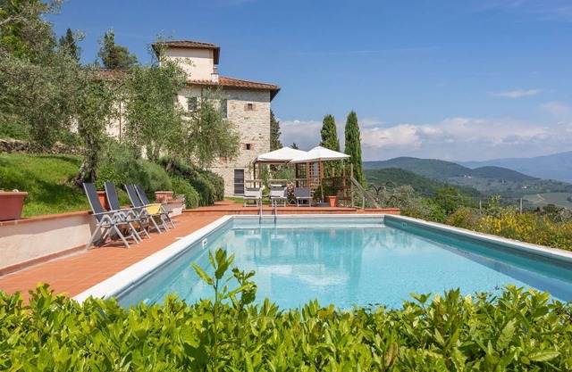 Private Villa with private pool, WIFI, TV, terrace, panoramic view, parking, close to Florence