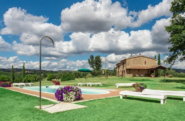 Private Villa with WIFI, A/C, private pool, TV, terrace, pets allowed, panoramic view, parking