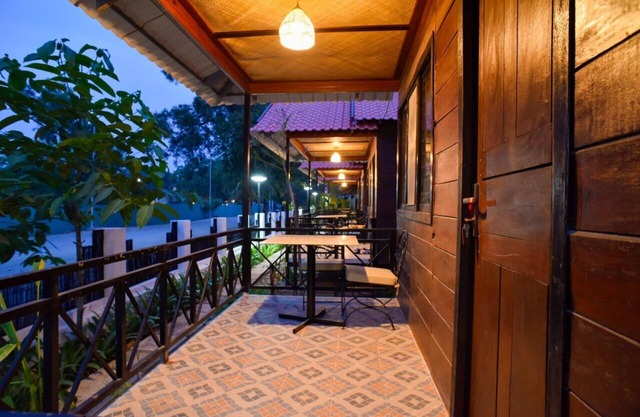 Private Wooden Bungalow In The City