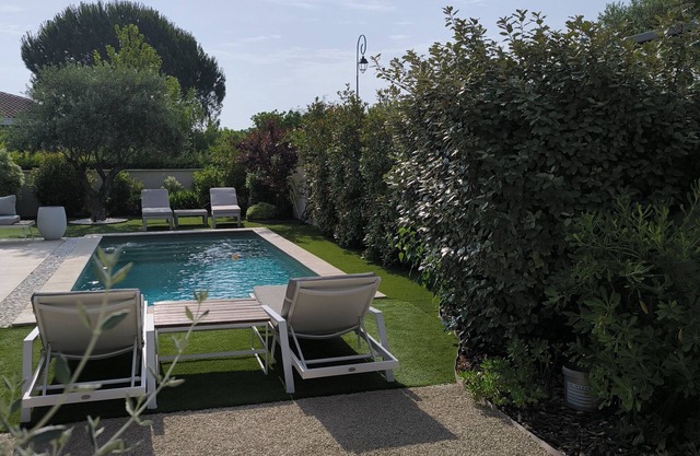 PROMO REDUCTION 13% stay 14 days contemporary villa with pool