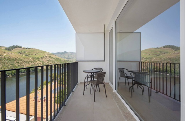 Property In A Holiday Village 'Quinta Da Pedra Caldeira G' with Mountain View and Air Conditioning