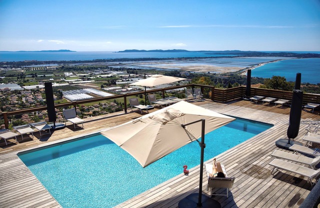 Propriété des Cistes-Magnifique vue Mer îles d'Hyères 180°- Piscine 6*12m