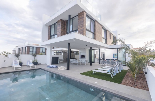 Protaras Aqua Pearl Villa AQ18 - a villa that sleeps 9 guests in 4 bedrooms