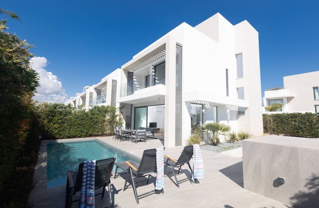 Protaras Azure Villa AZV16 - sleeps 7 guests in 3 bedrooms
