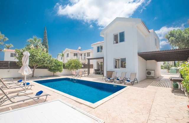 Protaras Mandali Villa MA14 - a villa that sleeps 6 guests in 3 bedrooms