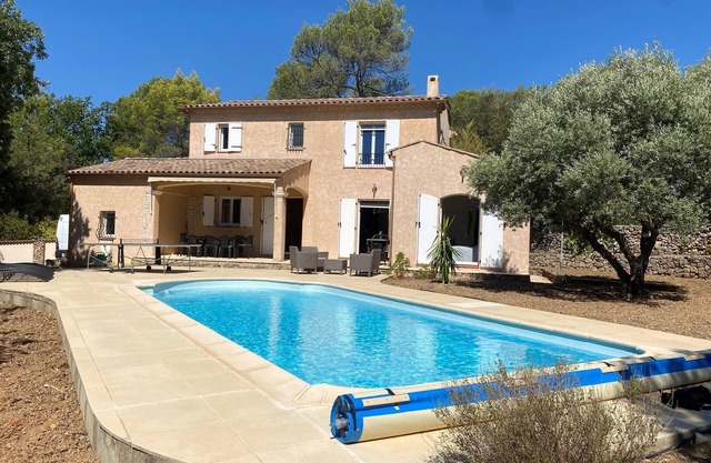 Provence villa with pool for 8 persons.