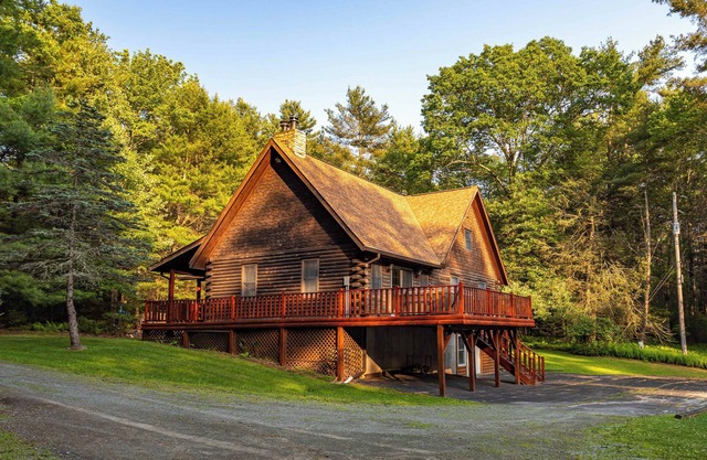 Pucky Pines: Minutes to Bethel Woods + Hot Tub