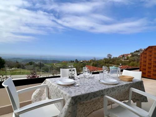 Puerta de Comillas - Monabri