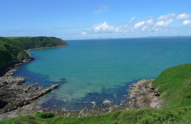 Puffin Patch, Holiday Home Broad Haven, Sleeps 6, 3 bedrooms, bathrooms