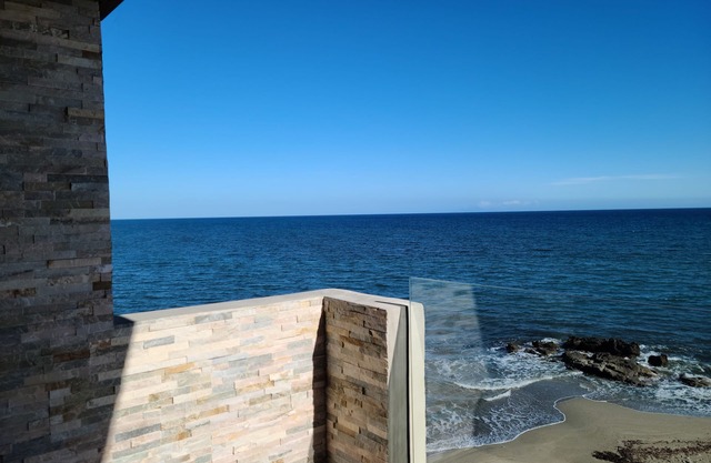 Punta di mare, a waterfront residence