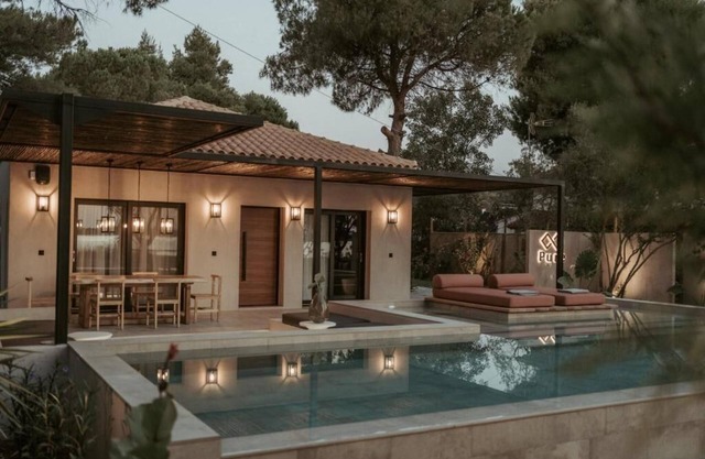 Pure Beachfront Villa with pool