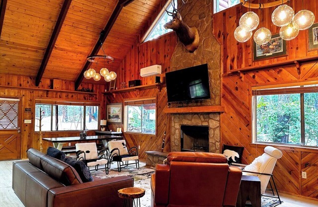 Pvt Pickleball- Hot Tub-Game Rm-Playground