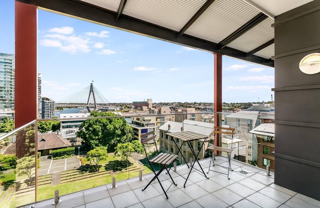Pyrmont - BOW66 - Bowman Street - Spacious 3BR in Jacksons Landing with Balcony, Views Resort Facilities