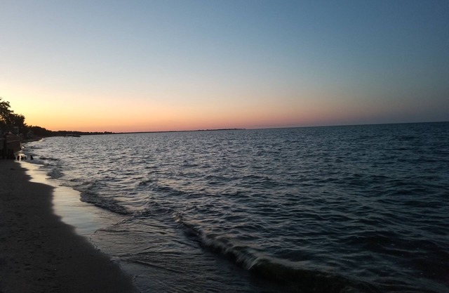 Quaint beach cottage with magnificent sunrises on Saginaw Bay/Lake Huron