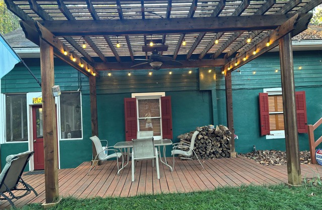 Quaint cottage on the South End of Lake Lanier