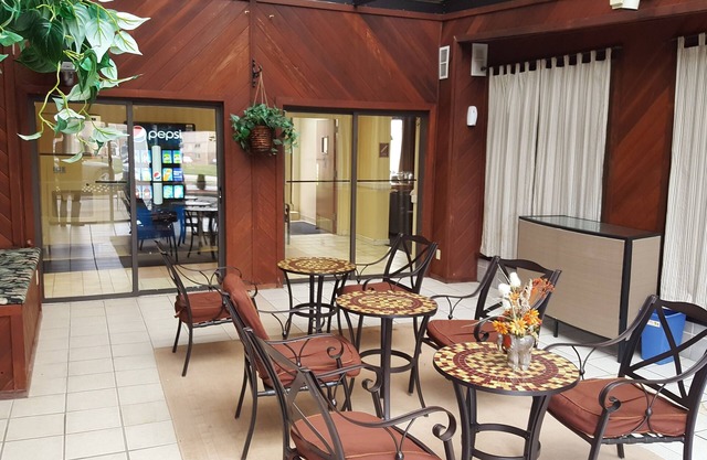Quality Inn & Suites Near Amish Country