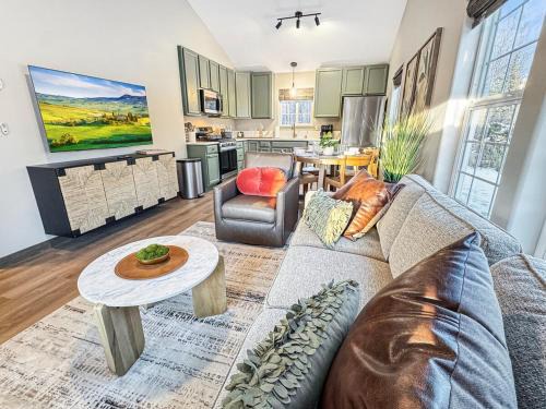 Quarter 54 - Suite 12