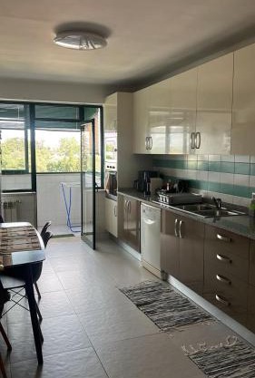 Quarto duplo com varanda no centro de Viseu