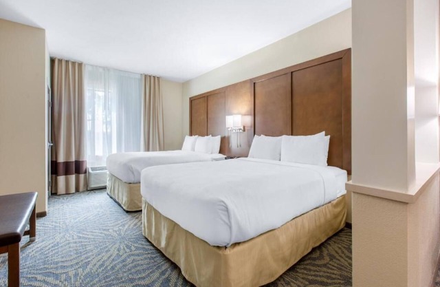 Queen Suite with Two Queen Beds - Accessible/Non-Smoking