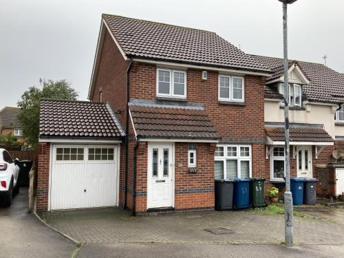 Quiet 3 bed semi with off street parking
