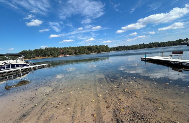 Quiet cabin in the woods just across from Pearl Lake.