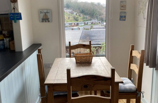 Quiet chalet, near the beach and woodland